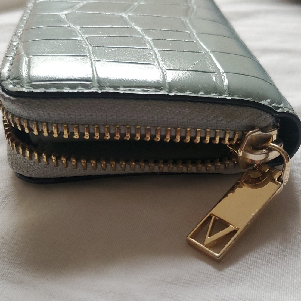 Victoria's Secret Mint Green Crocodile Textured Wallet - Picture 8 of 8